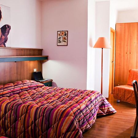 Hotel Los Angeles アッシジ 部屋 写真
